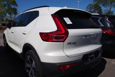 2023 Volvo XC40 Plus Dark Theme