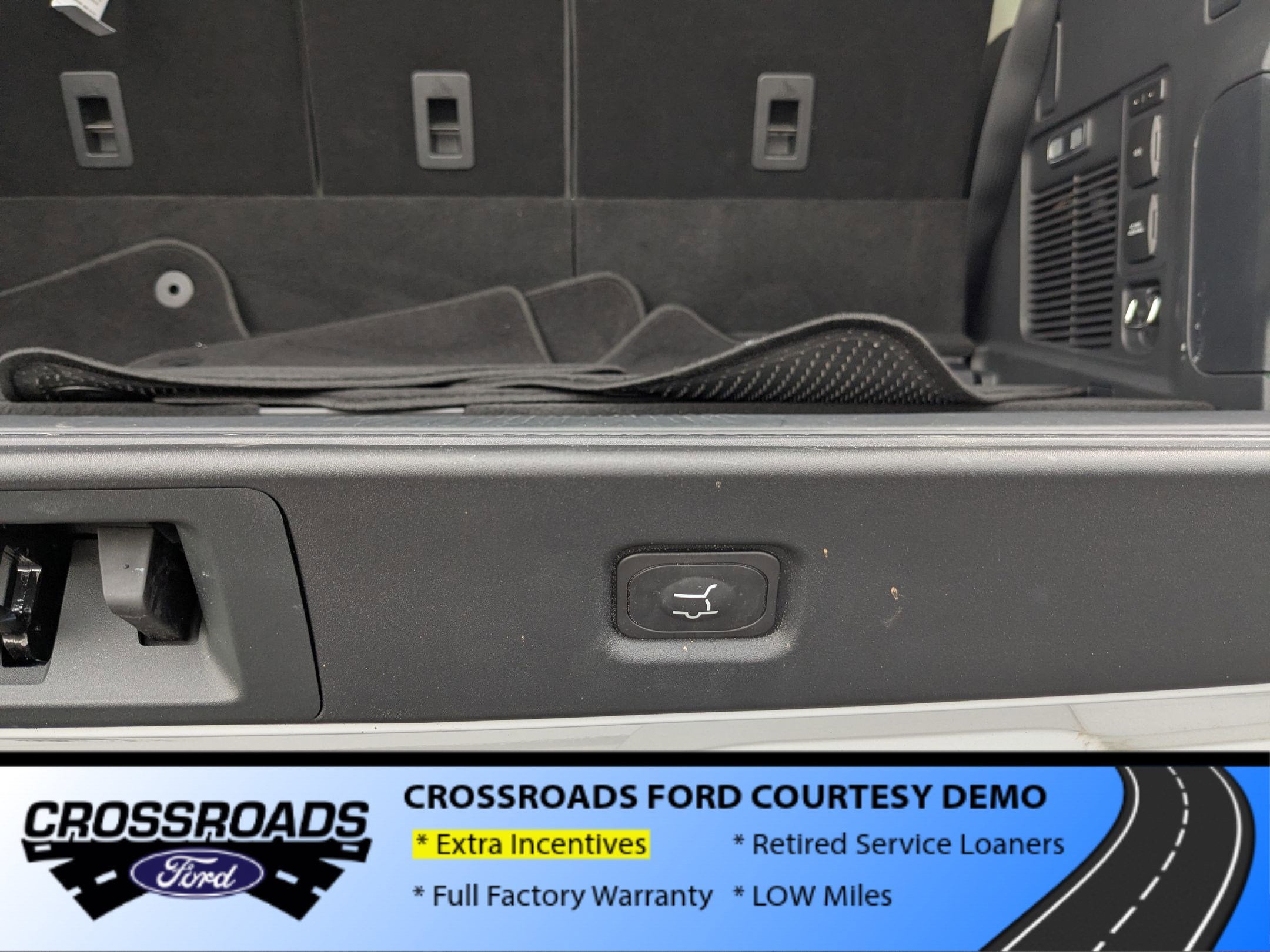 2025 Ford Expedition Active - Crossroads Courtesy Demo