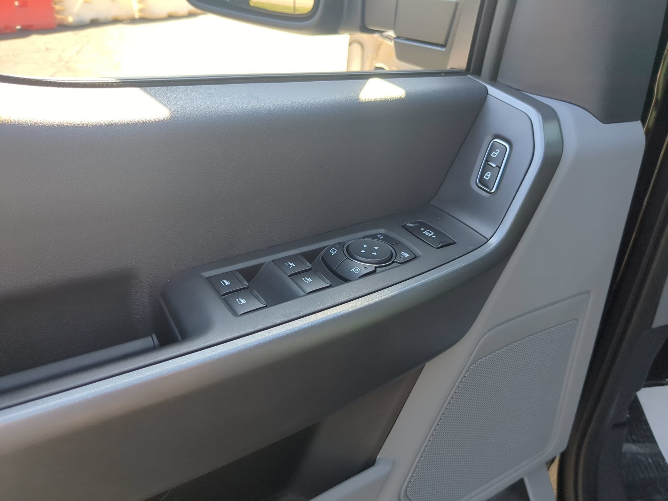 2027 Ford Super Duty F-250 SRW F-250® XLT