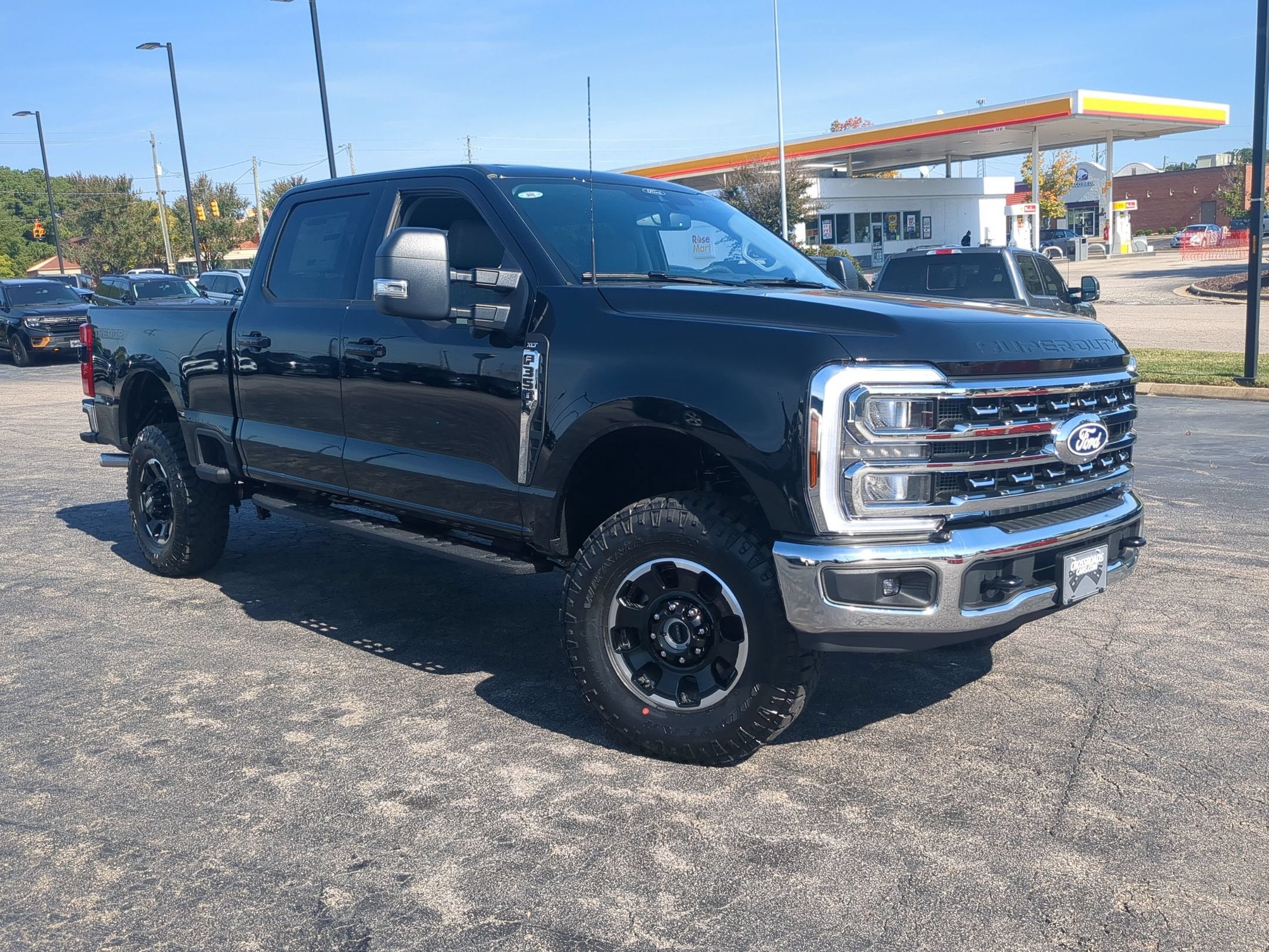 2027 Ford Super Duty F-350 SRW F-350® XLT