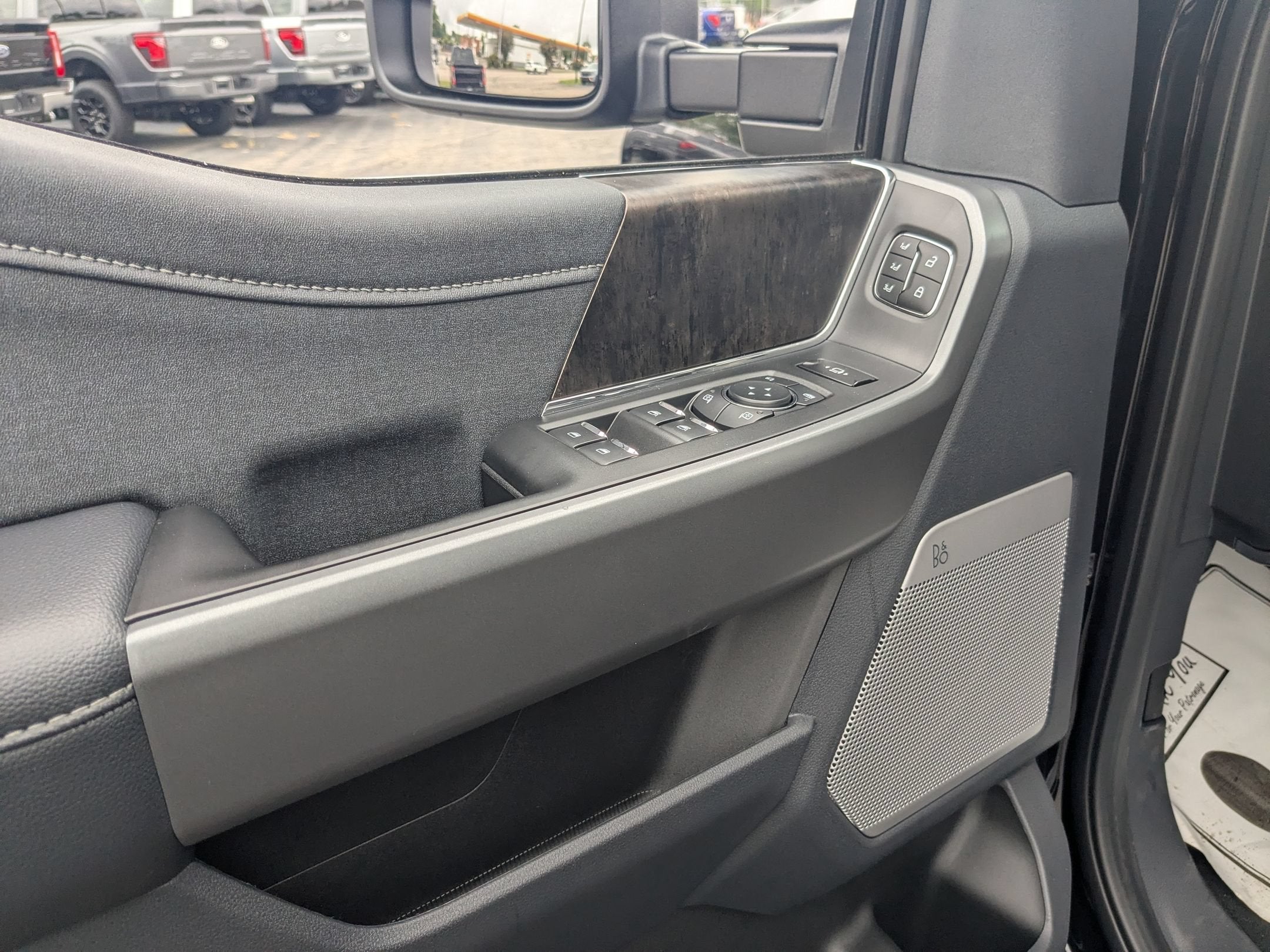 2026 Ford Super Duty F-350 DRW LARIAT