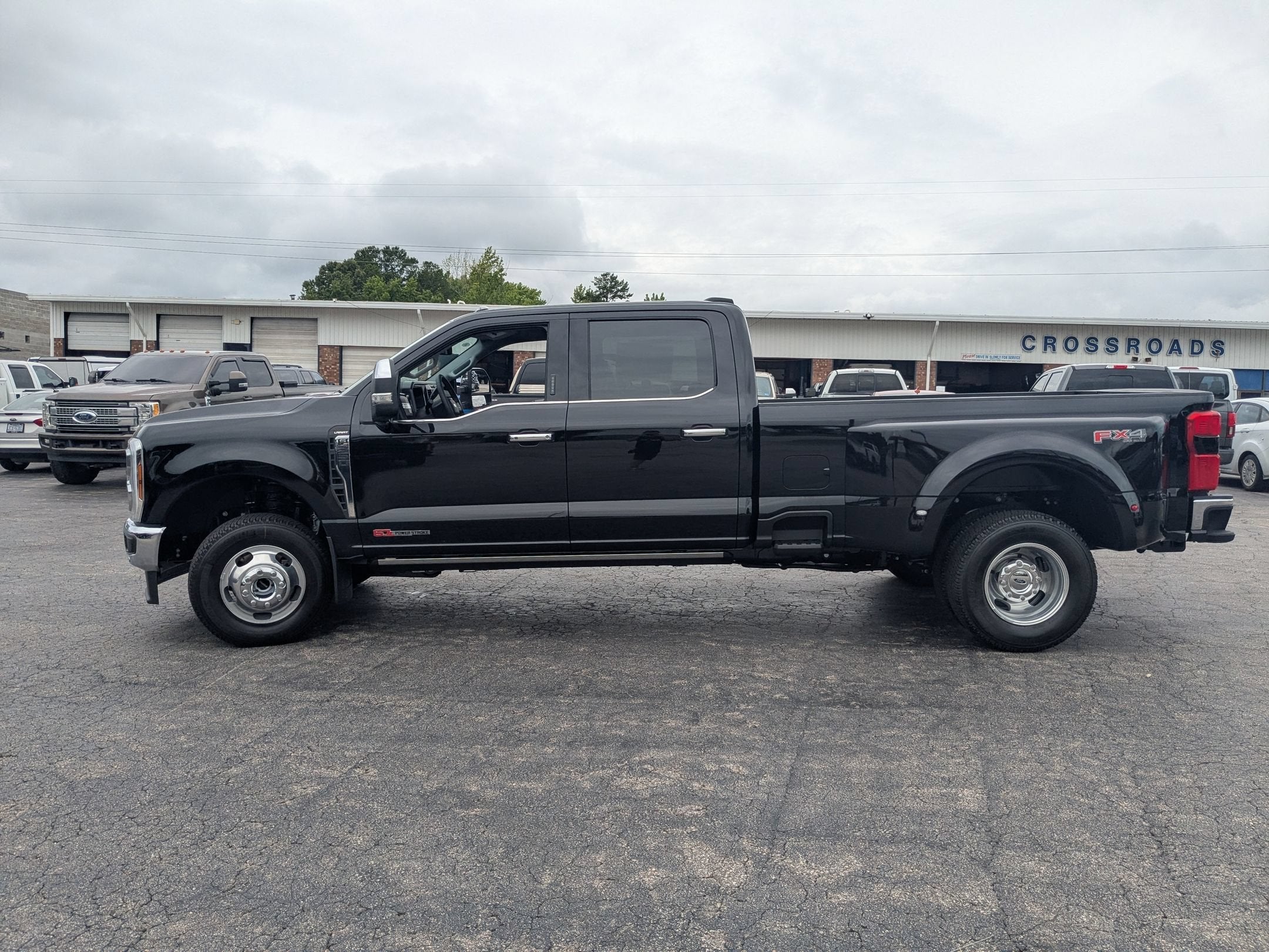 2026 Ford Super Duty F-350 DRW LARIAT