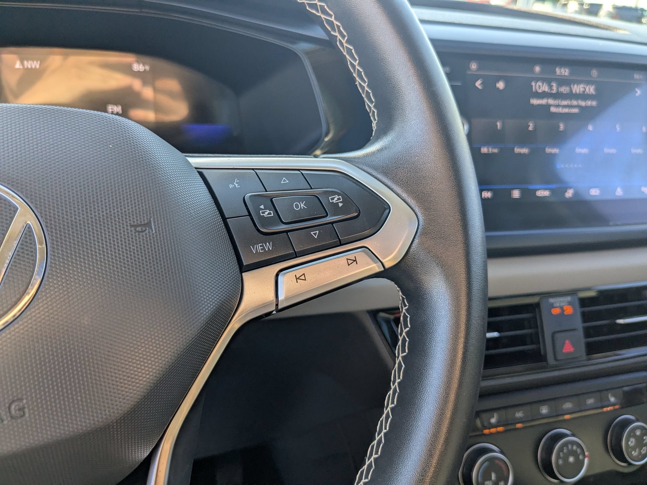 2022 Volkswagen Taos SE