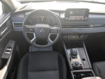 2024 Mitsubishi Outlander ES