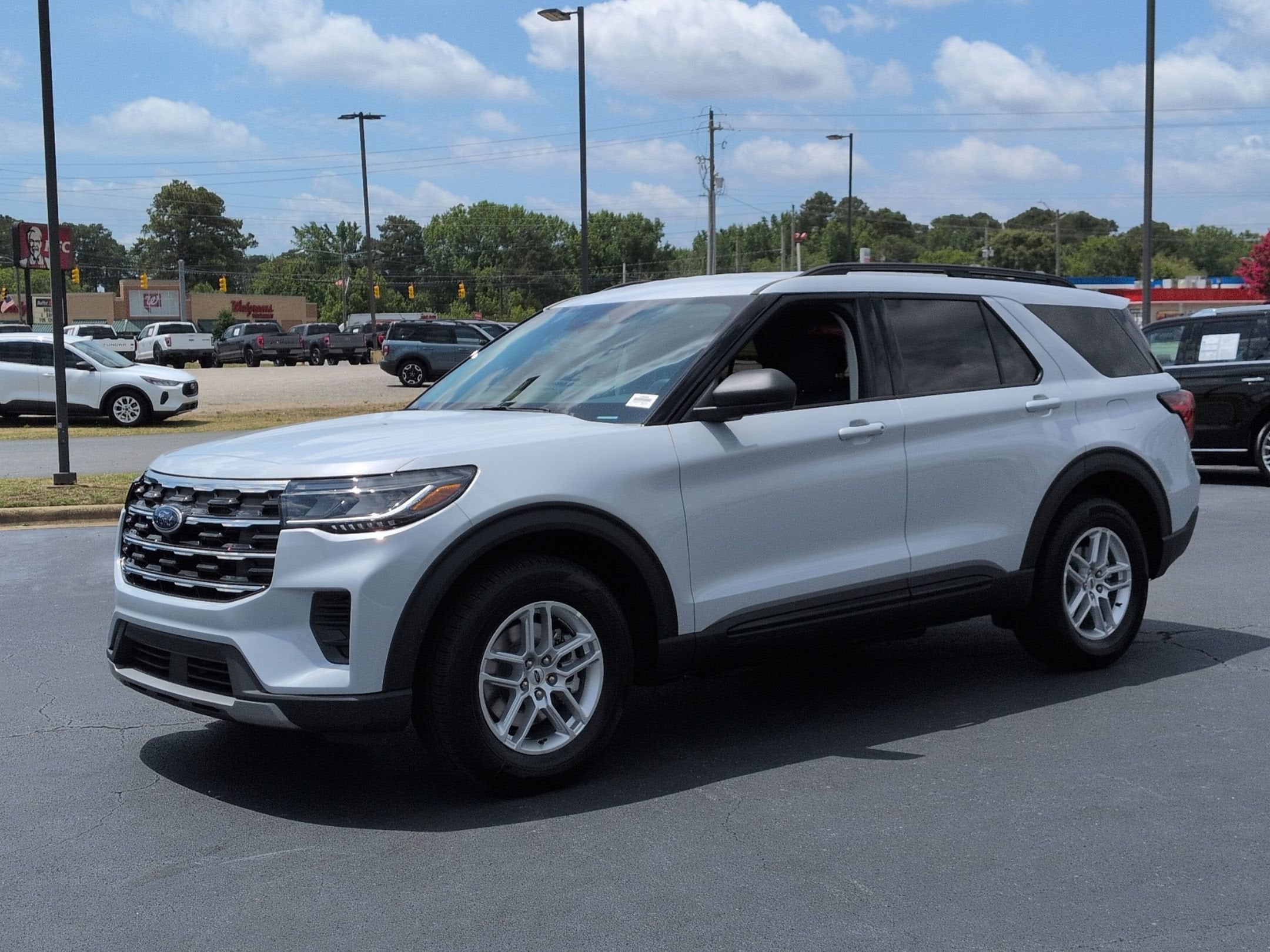 2026 Ford Explorer Active w/200A Pkg