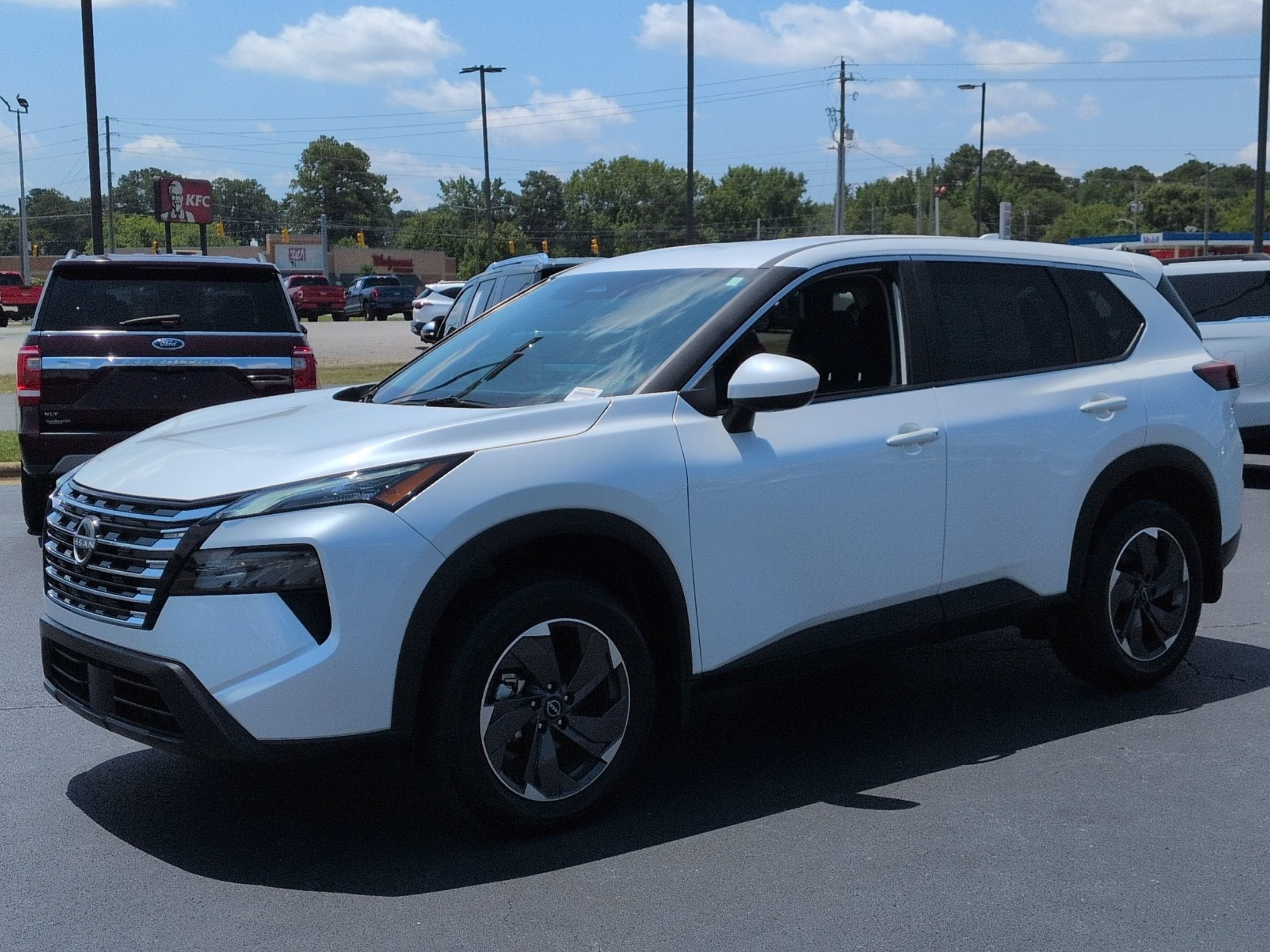 2026 Nissan Rogue SV