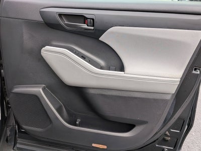 2023 Toyota Highlander LE