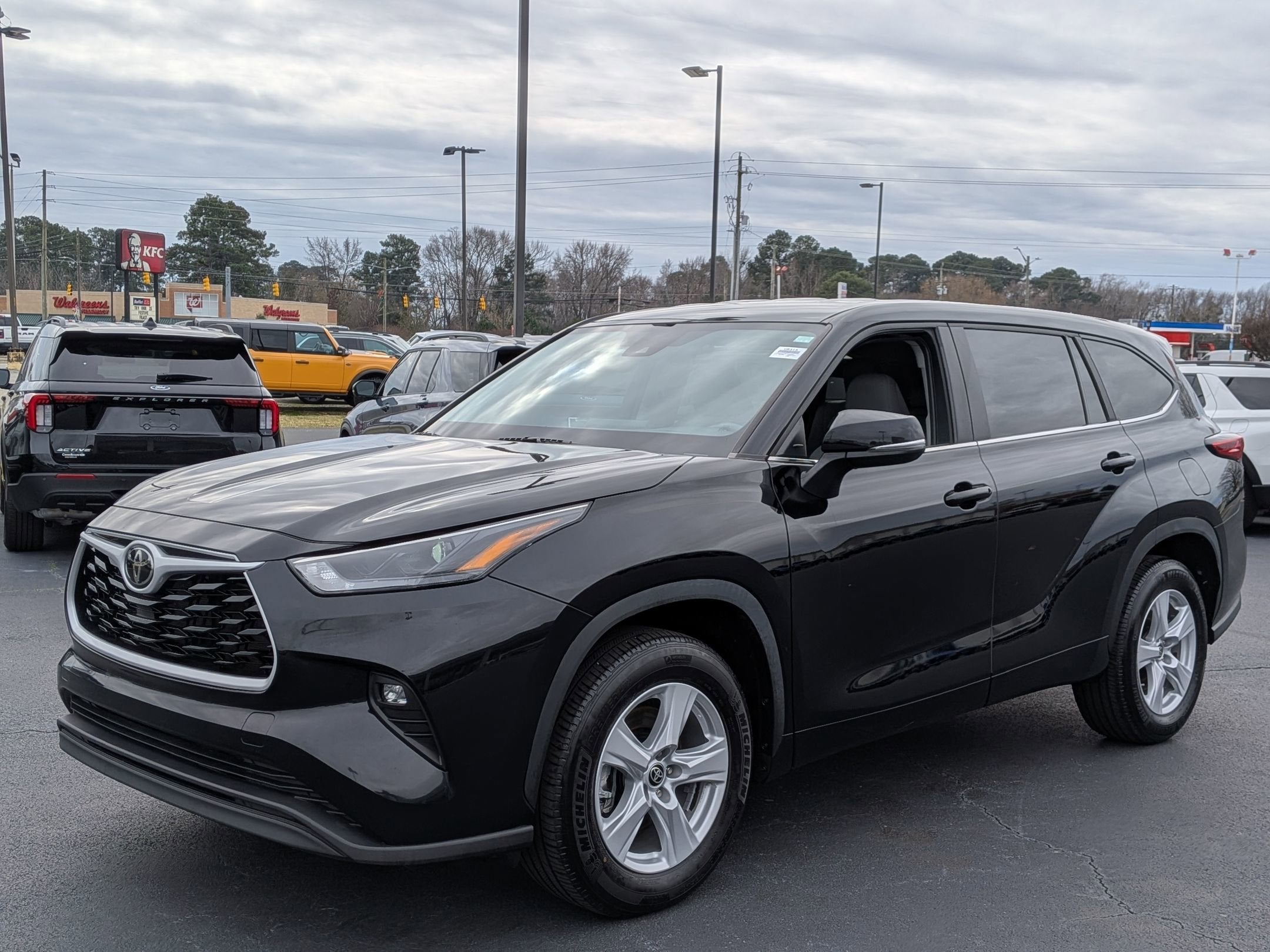 2023 Toyota Highlander LE