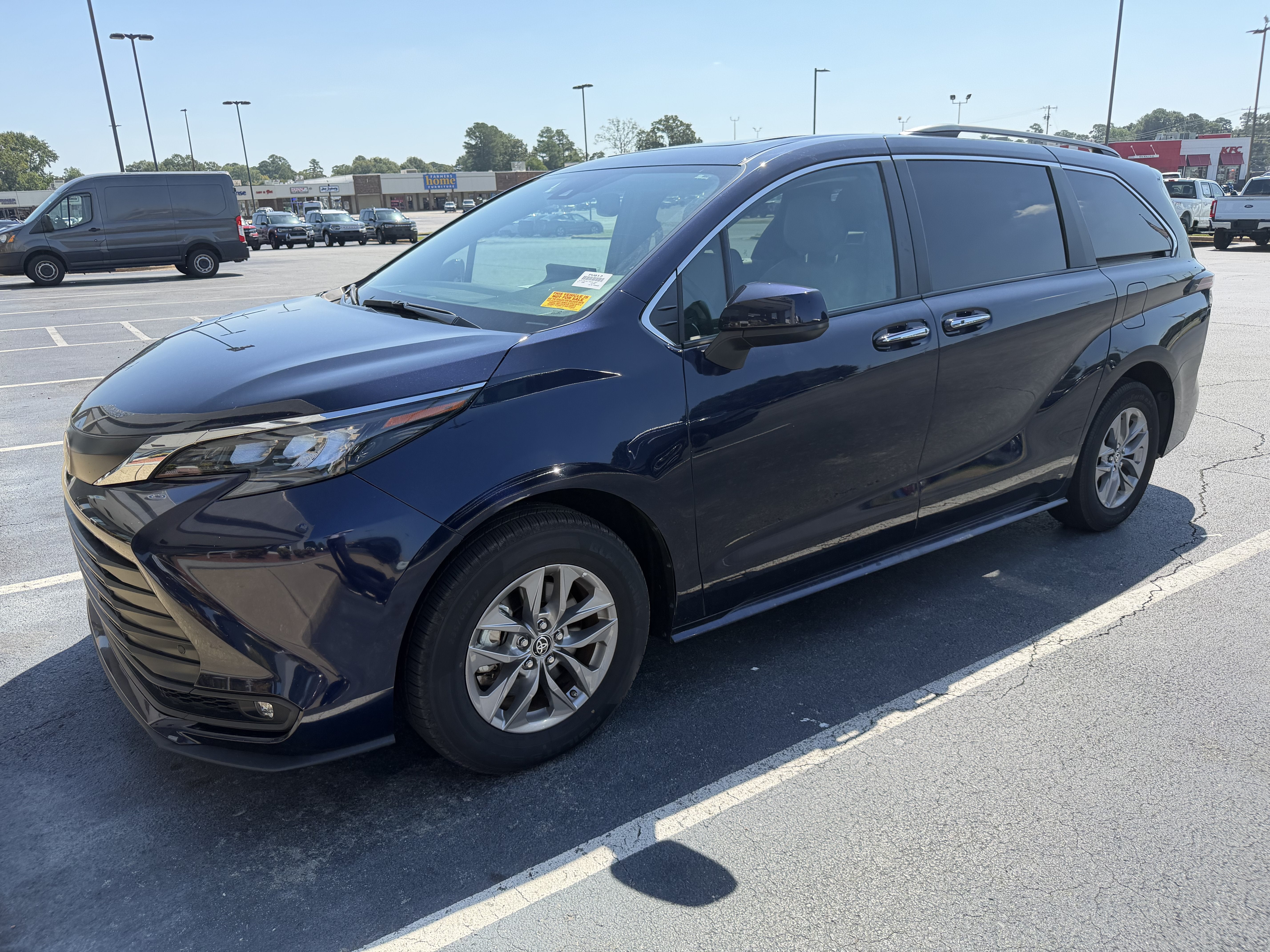 2025 Toyota Sienna XLE
