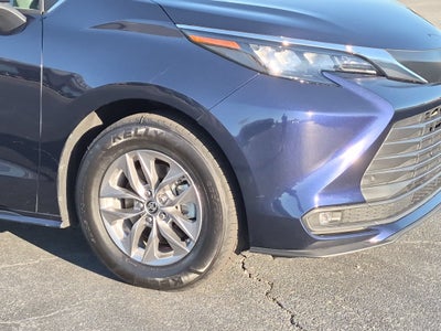 2025 Toyota Sienna XLE