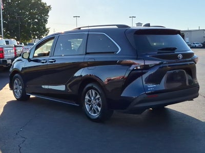 2025 Toyota Sienna XLE
