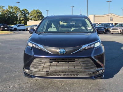 2025 Toyota Sienna XLE