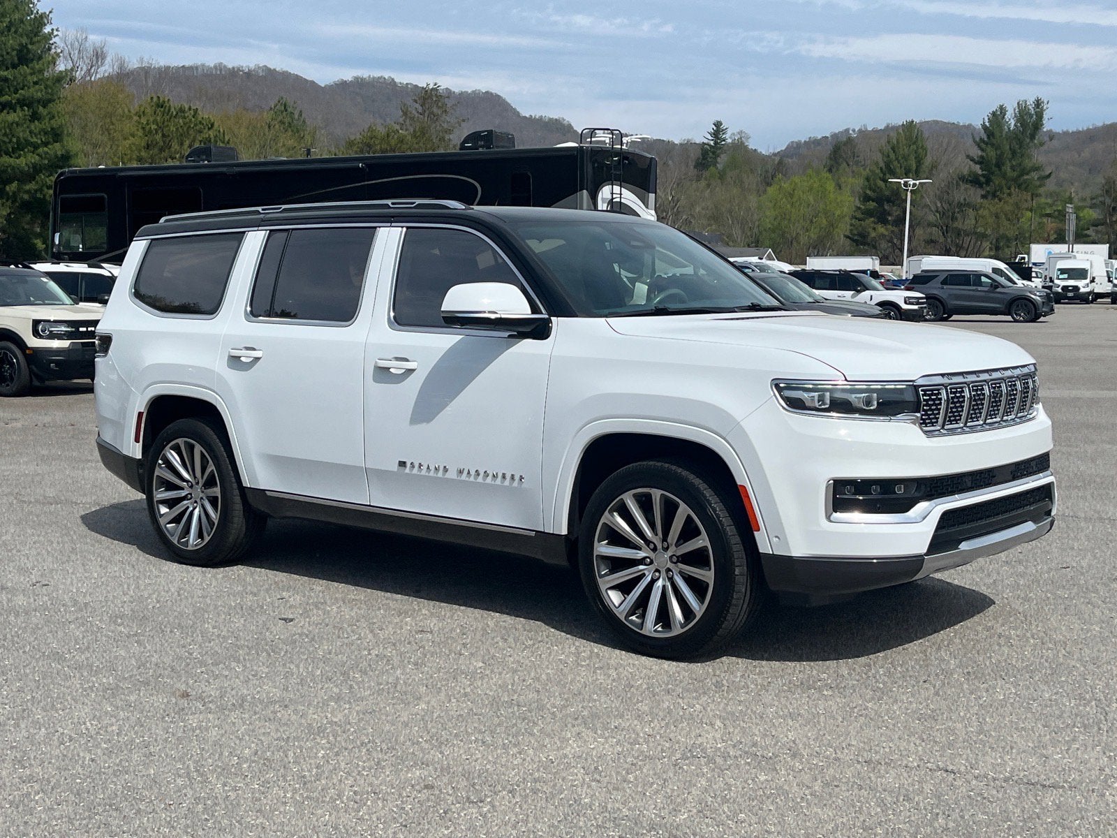 2022 Jeep Grand Wagoneer Series II