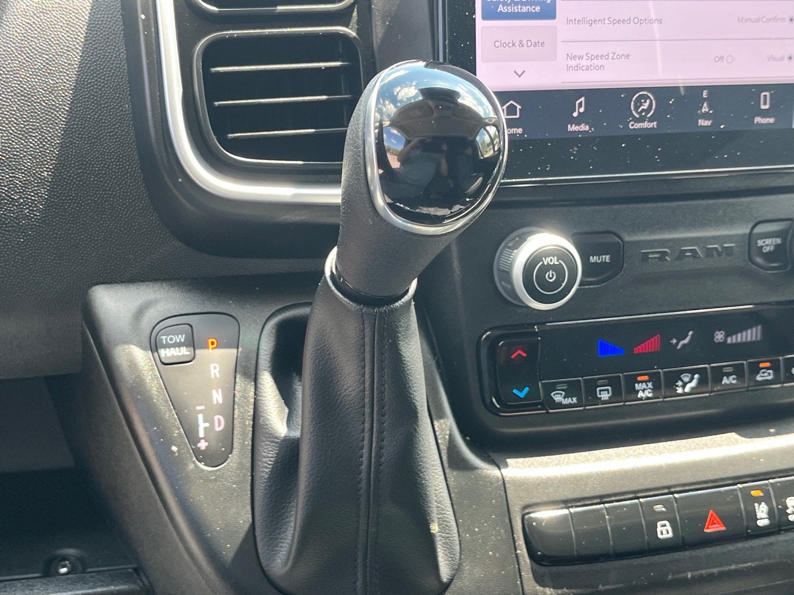 2024 RAM ProMaster Cargo Van SLT+