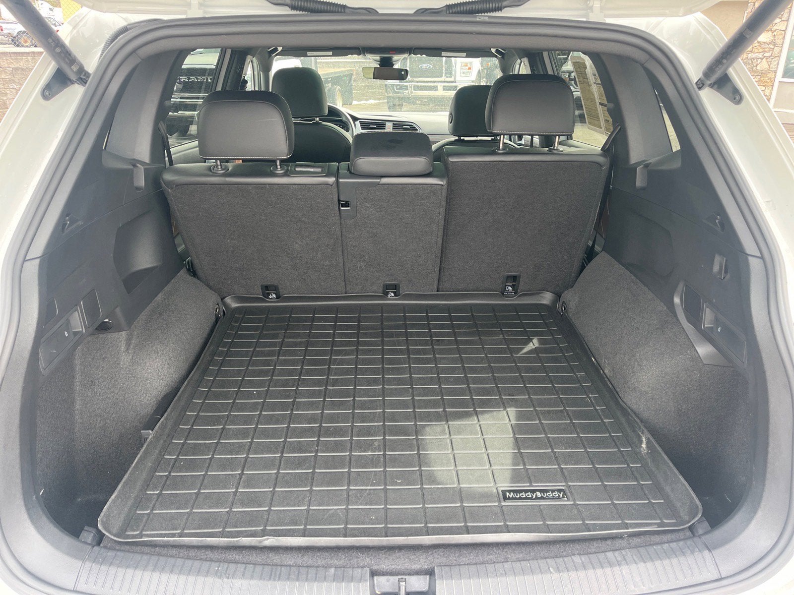 2024 Volkswagen Tiguan SEL R-Line